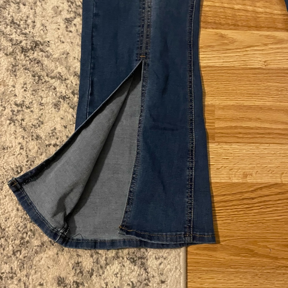 Venus Slit Bootcut Jeans Size 16–Medium/Dark Wash,Flat Front Panels, Side Zipper - Picture 12 of 12